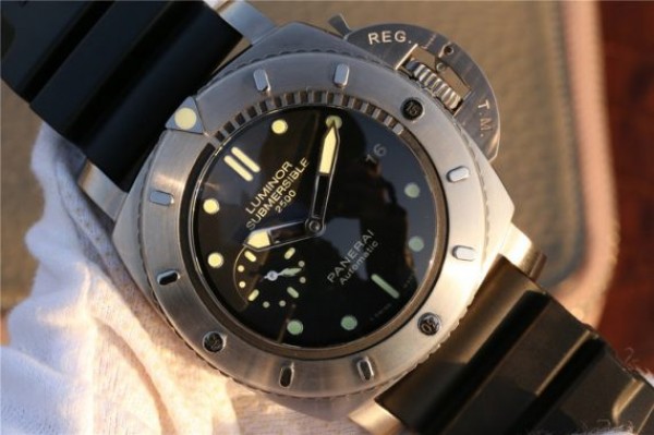 Replica Panerai PAM364 Titanium XF Black Rubber Strap P9000 - Top club