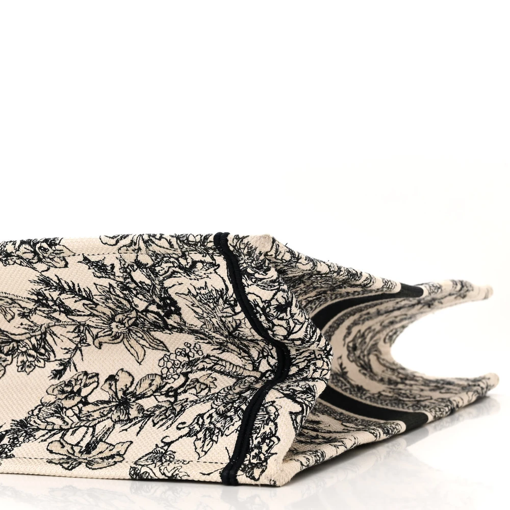 Dior Latte Embroidered Book Tote Replica – Mirror Quality Craft1:1High-quality replica