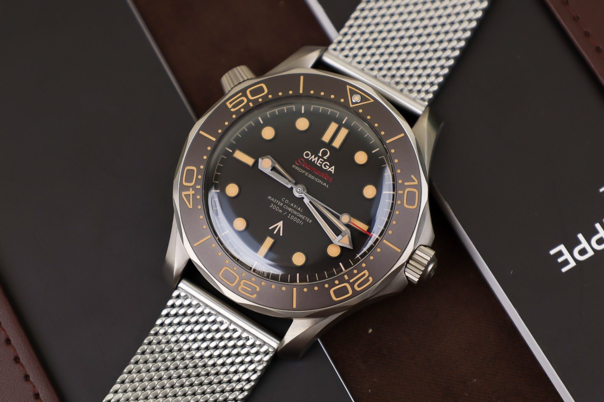 Omega Replica Watch Seamaster Diver 300M Chronometer 007 VS Factory 40mm - Elite Watch Atelier