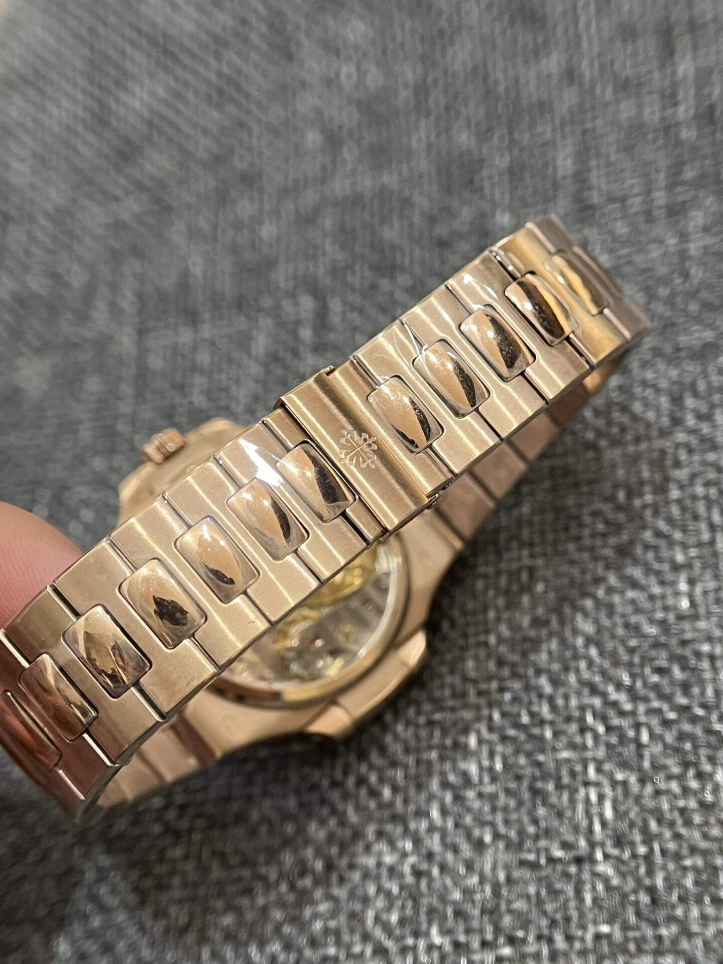 Patek Philippe Nautilus 5712R Replica Watch Rose Gold Chocolate Dial 40mm - Top club