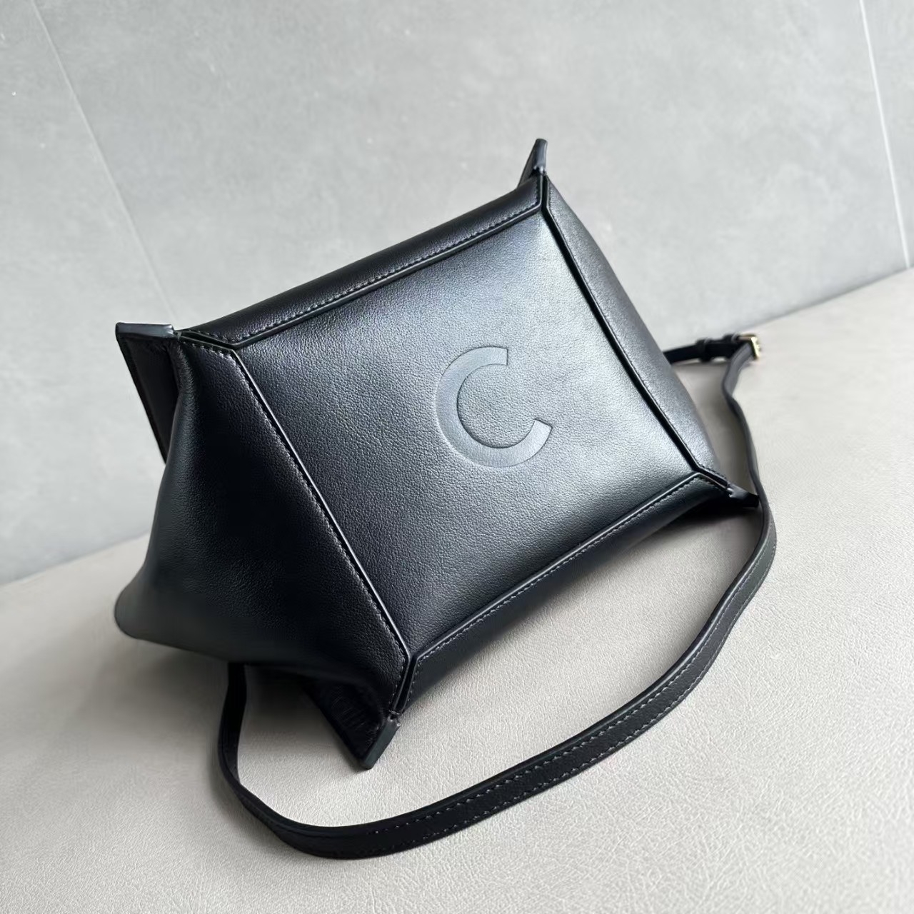 CELINE SMALL CUBE BAG1:1High-quality replica