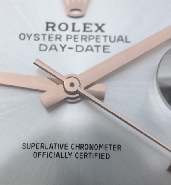 Replica Rolex Day-Date 40mm 228235 RG Noob White Dial Roman Markers RG Bracelet A3255 - Top club