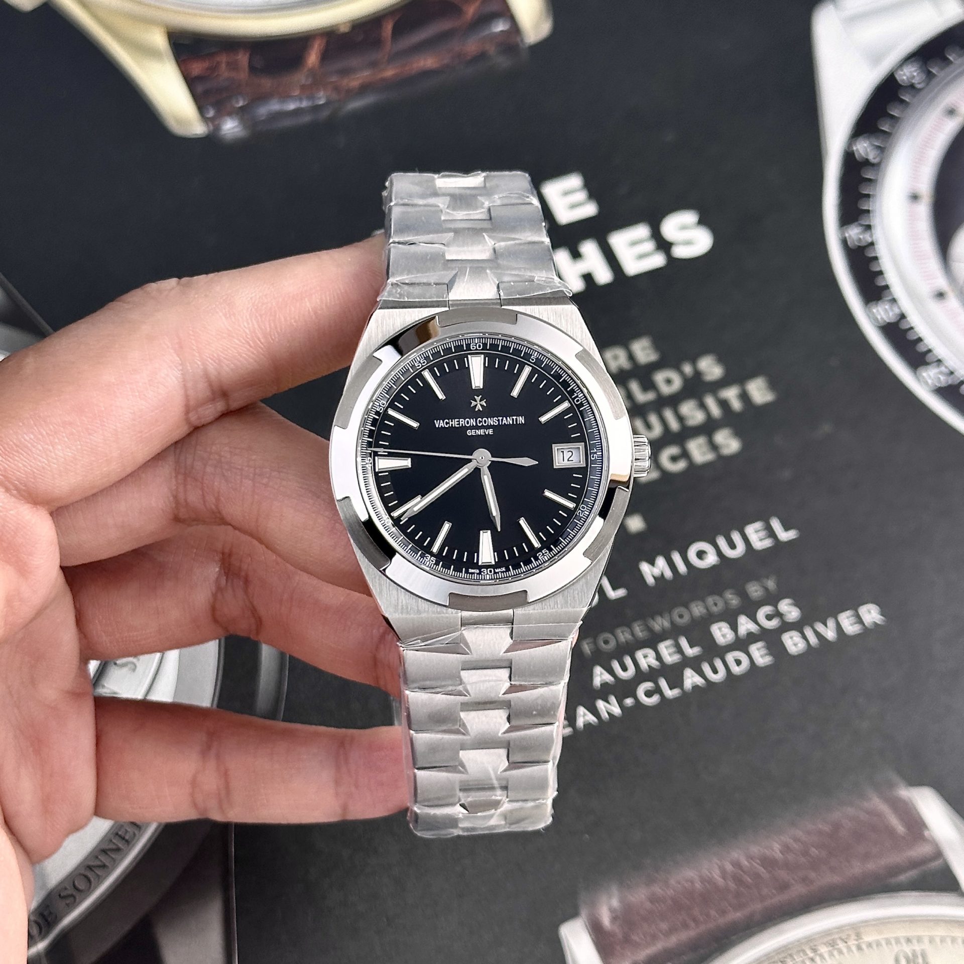 Vacheron Constantin Replica 11 Watch Overseas 4500V Black Dial Factory PPF 41mm - Elite Watch Atelier