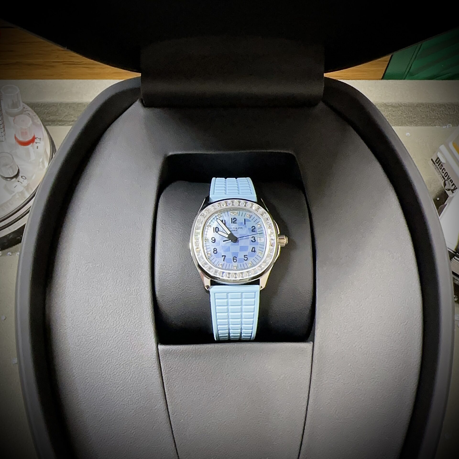 Patek Philippe Aquanaut 5072R Replica Watch Blue Diamond PP Factory 35.6mm - Elite Watch Atelier