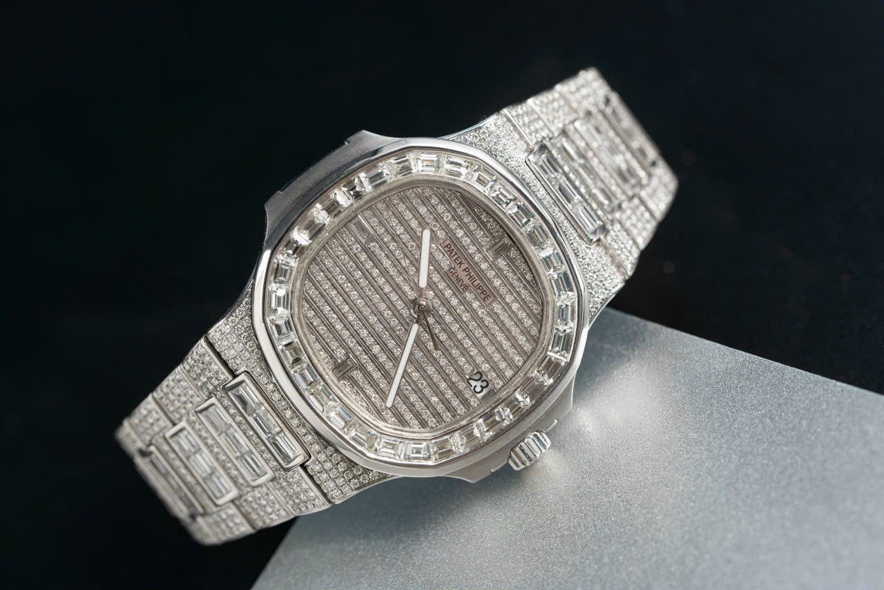 Patek Philippe Clone Watch Nautilus 5719 Full Diamonds Baguette 40mm - Elite Watch Atelier