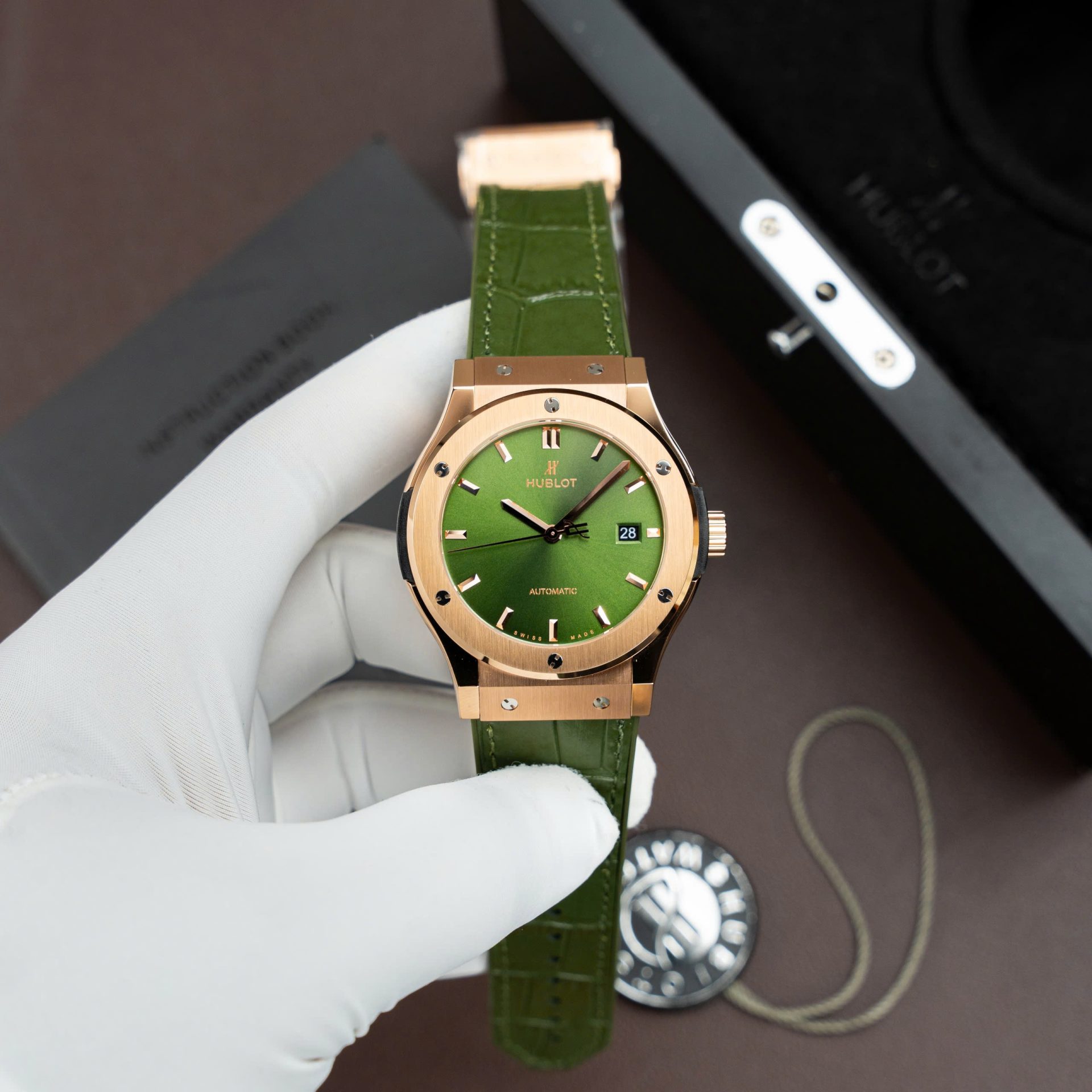 Hublot Classic Fusion King Gold Replica Watch Green Dial Movement SW300 Swiss Made 42mm - Elite Watch Atelier