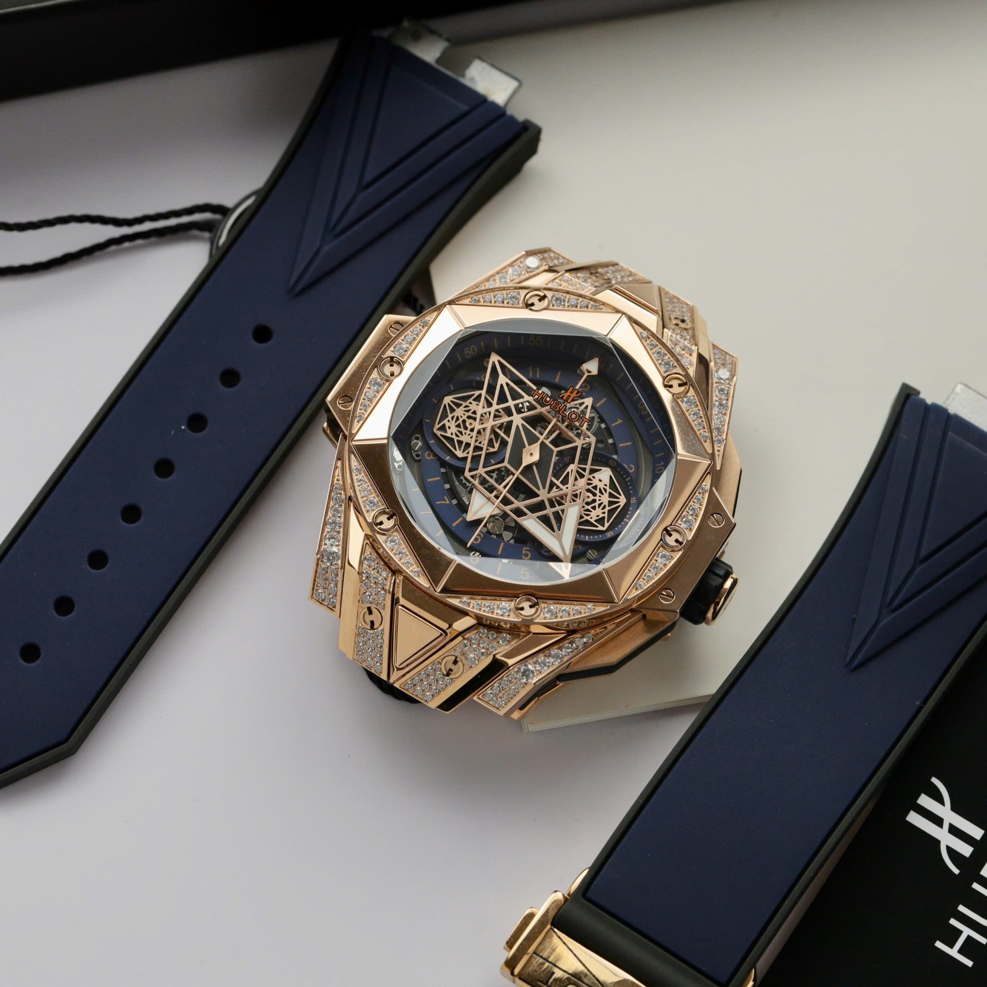 Hublot Big Bang Sang Bleu II King Gold Fake Watch Blue HB Factory 44mm - Elite Watch Atelier