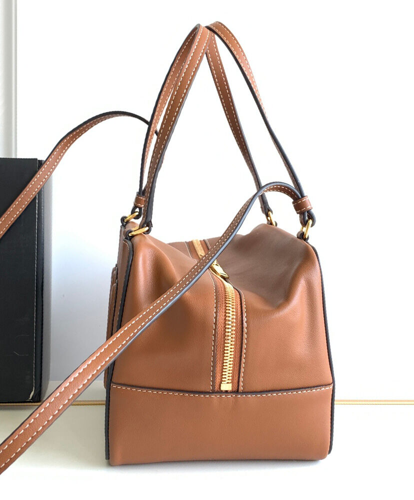 Celine Folded Cube Bag In Smooth Calfskin Coffee1:1High-quality replica