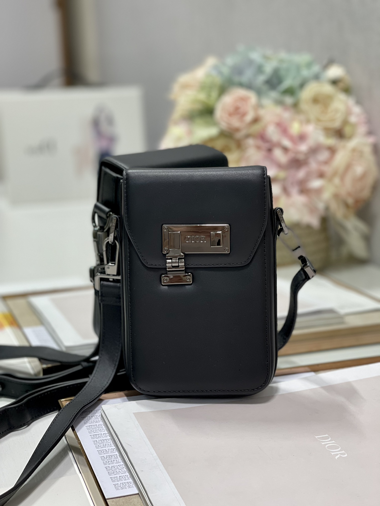 Saddle Vertical Pouch With Strap Beige/Black For Women 8.5in/22cm 2ADCA446YKS_H27E1:1High-quality replica