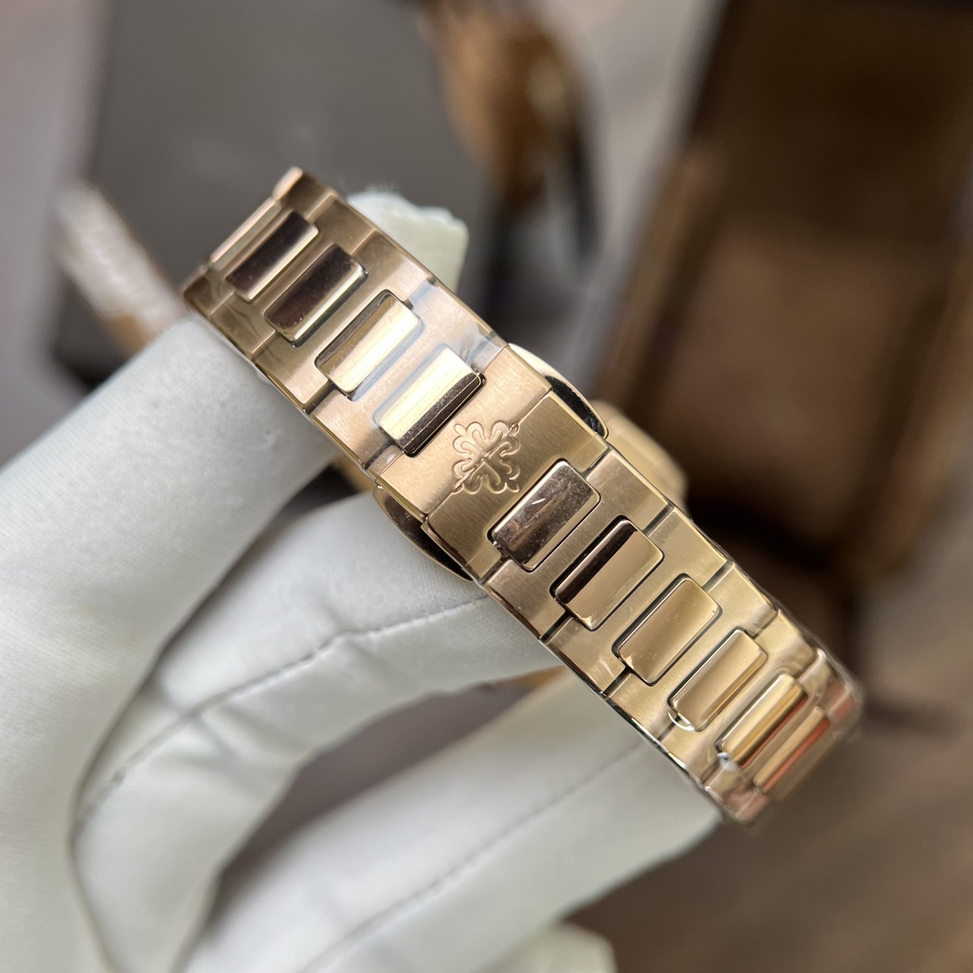 Patek Philippe Replica 11 Watch Nautilus 7010 Rose Gold With Stone Metal Strap 32mm - Top club