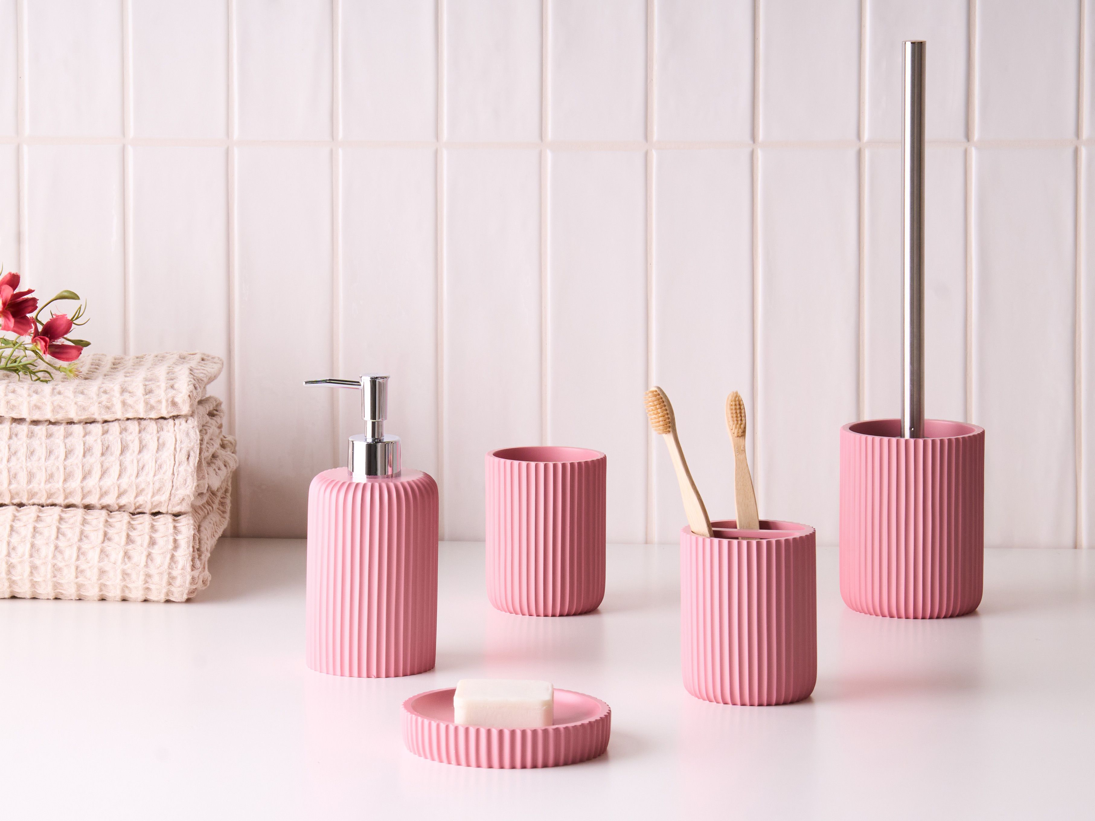 5-Piece Bathroom Accessories Set CAMANA Pink
