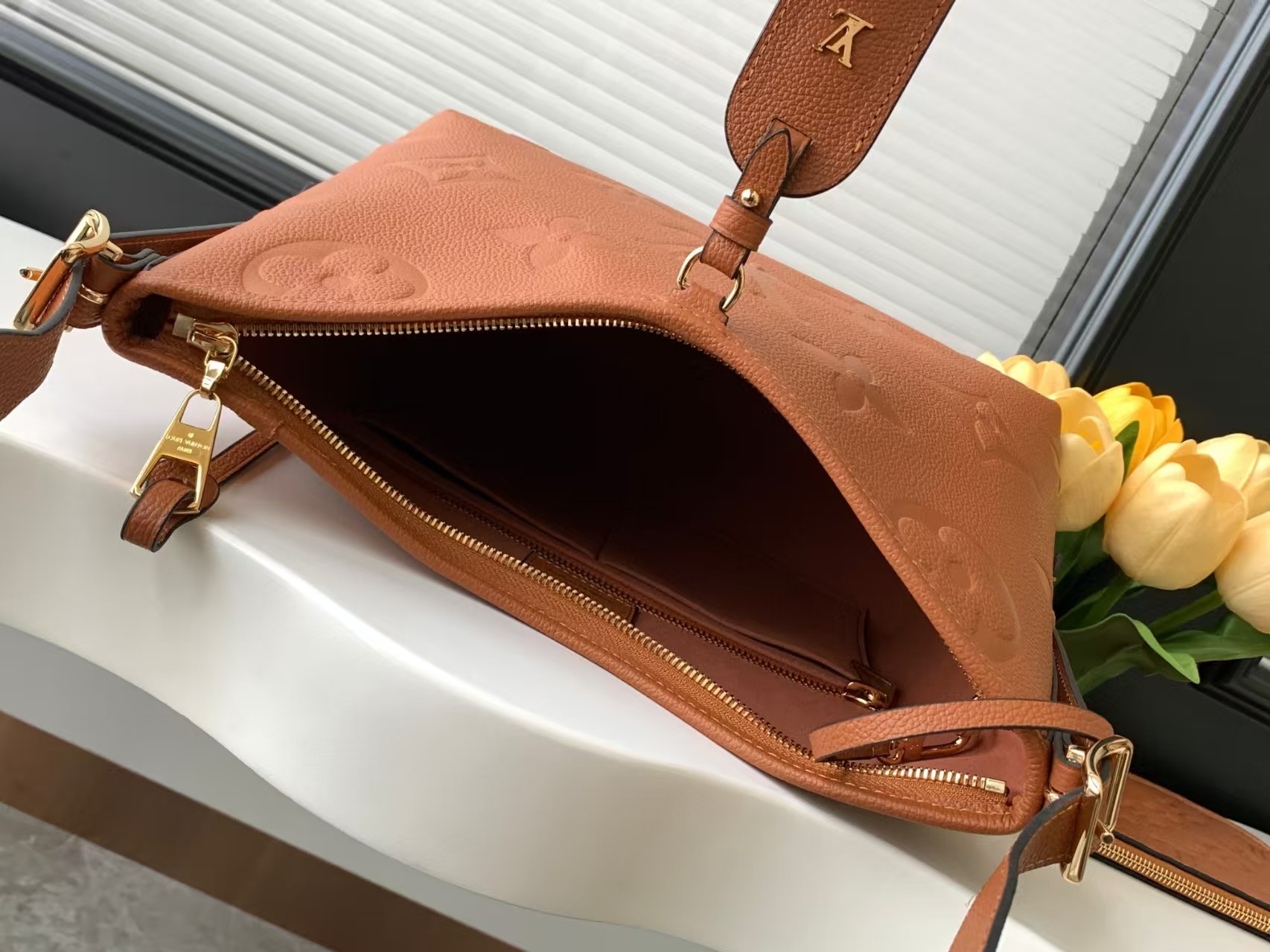 Louis Vuitton CarryAll HandBag1:1High-quality replica