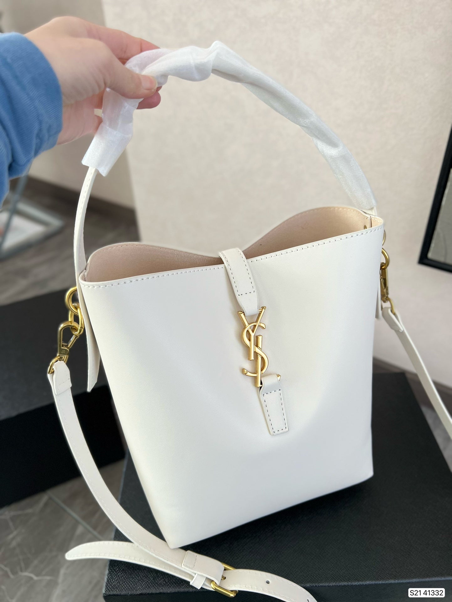 TO – Luxury Bags SLY 2711:1High-quality replica