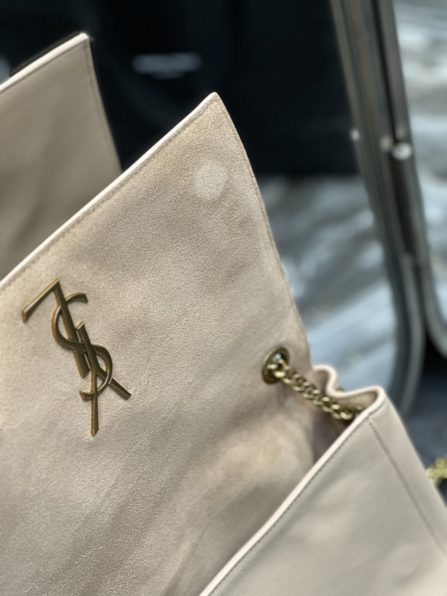 KATE MEDIUM REVERSIBLE CHAIN BAG IN SUEDE AND SMOOTH LEATHER1:1High-quality replica