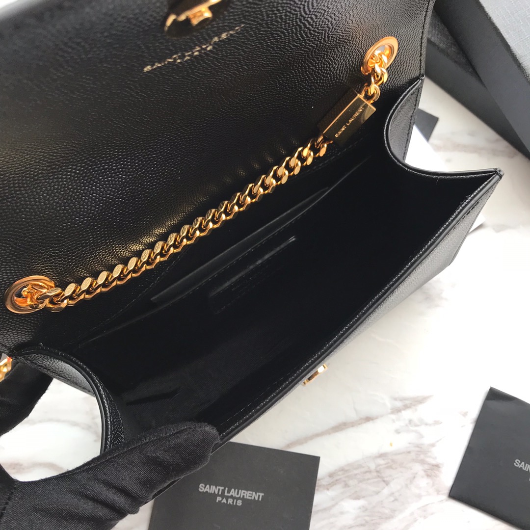 MONOGRAM CHAIN WALLET IN CROCODILE EMBOSSED SHINY LEATHER1:1High-quality replica