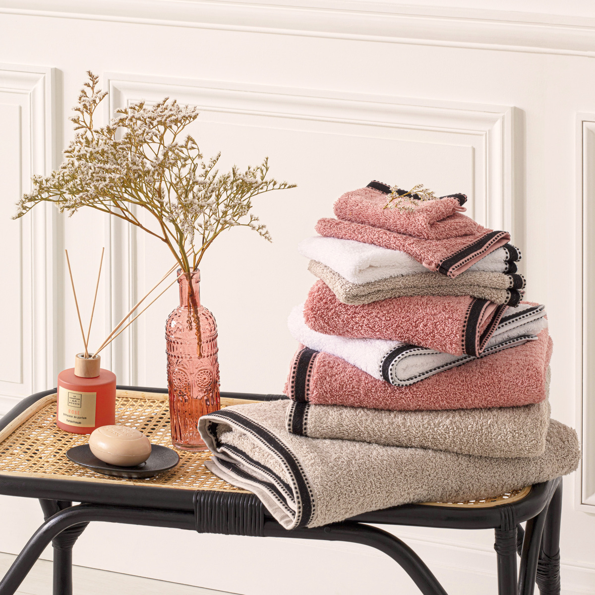 Shower towel "Joia", cotton Pink, 70x130 cm, 550 g/m&sup2;