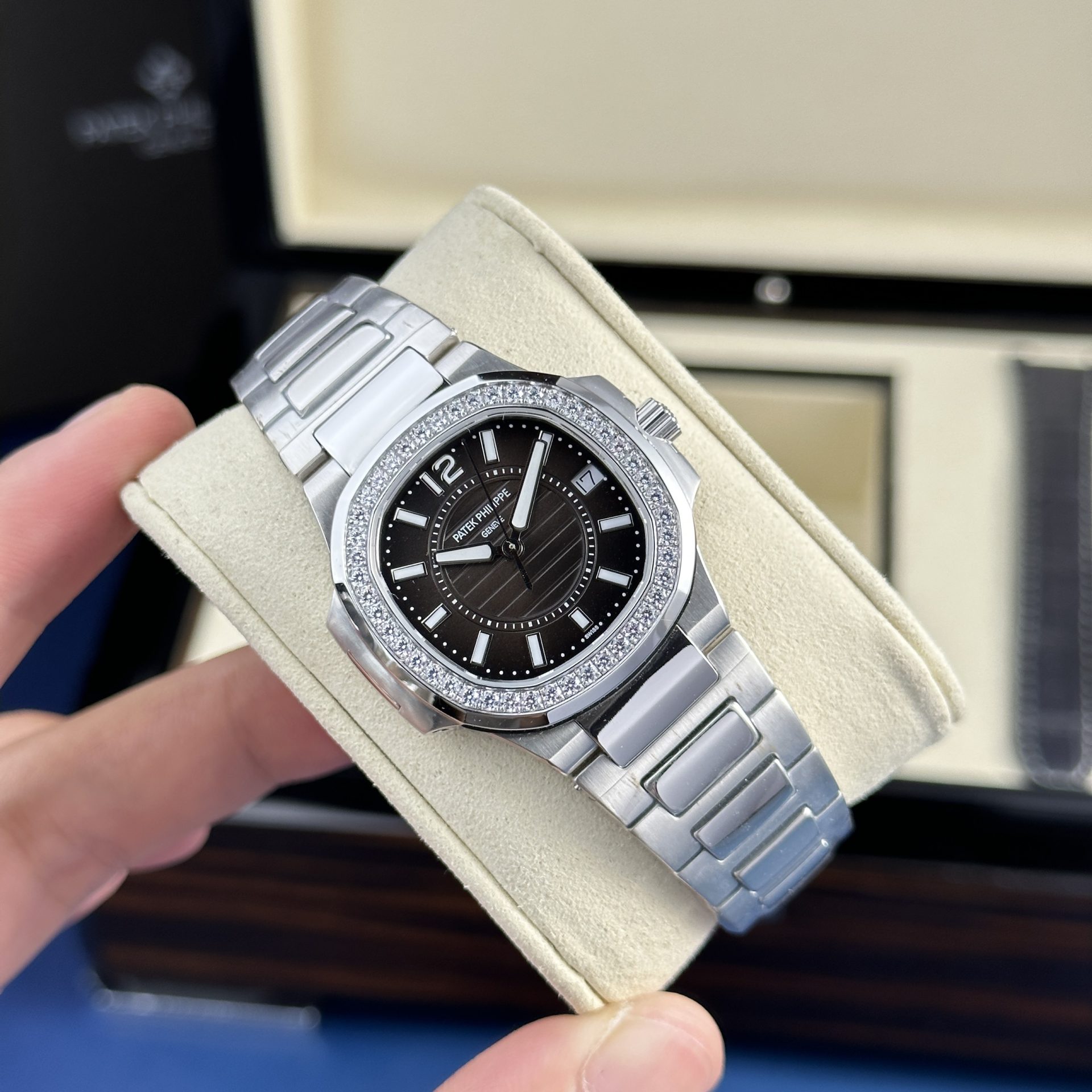 Patek Philippe Replica Watches Nautilus 7010 Womens Black Dial 32mm - Top club