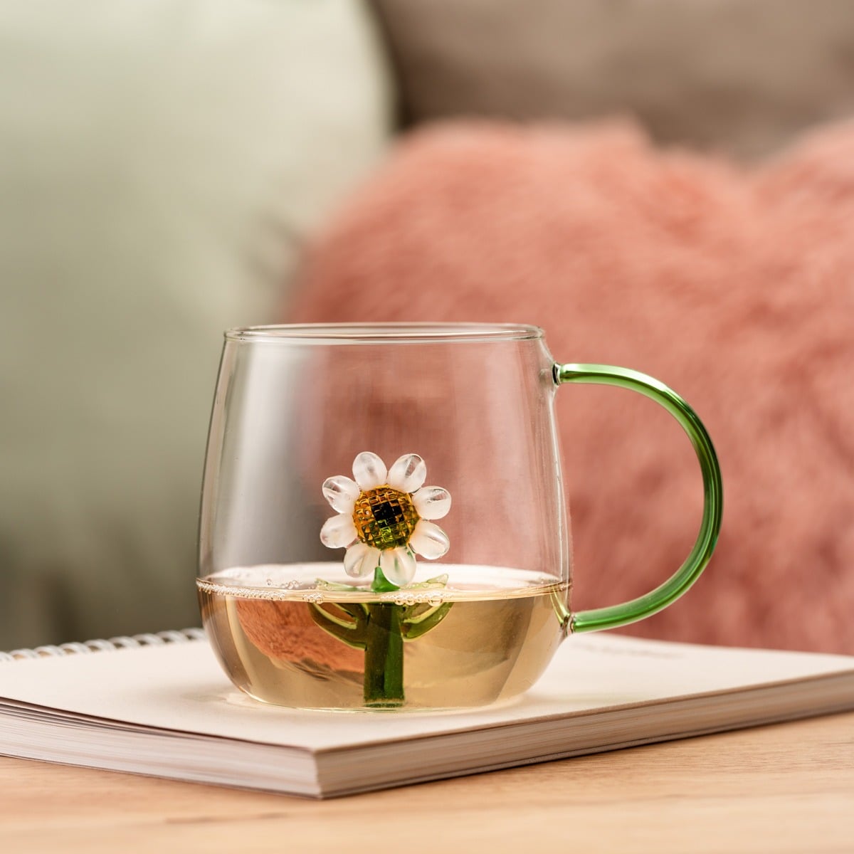 Szklanka ARTEZA ze stokrotką w środku 0,4 l