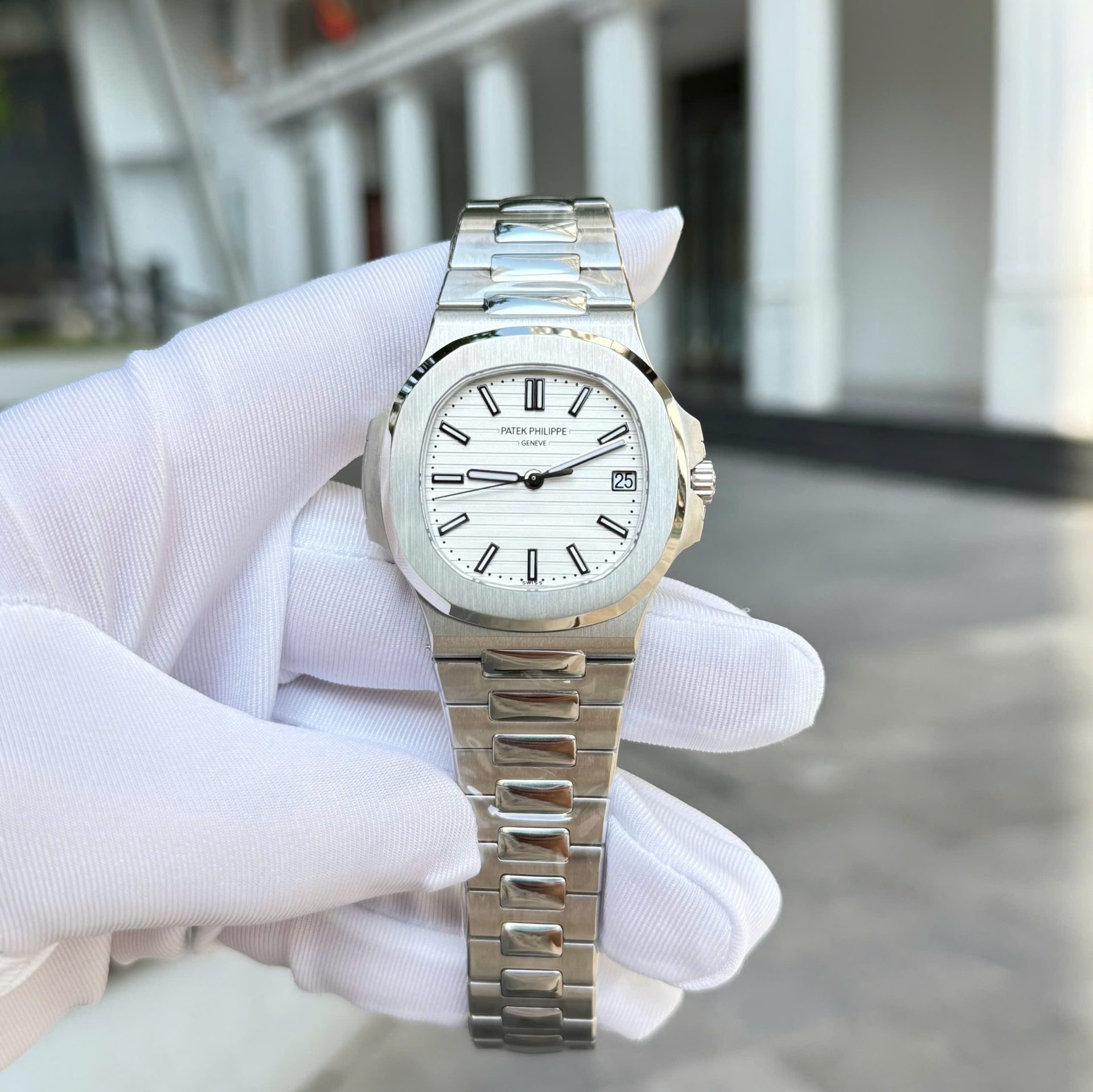 Patek Philippe Nautilus 5711 Replica Watches White Dial Metal Wire BBF Factory 40mm - Elite Watch Atelier