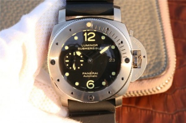 Replica Panerai PAM571 Titanium XF Black Dial Black Rubber Strap P9000 - Top club