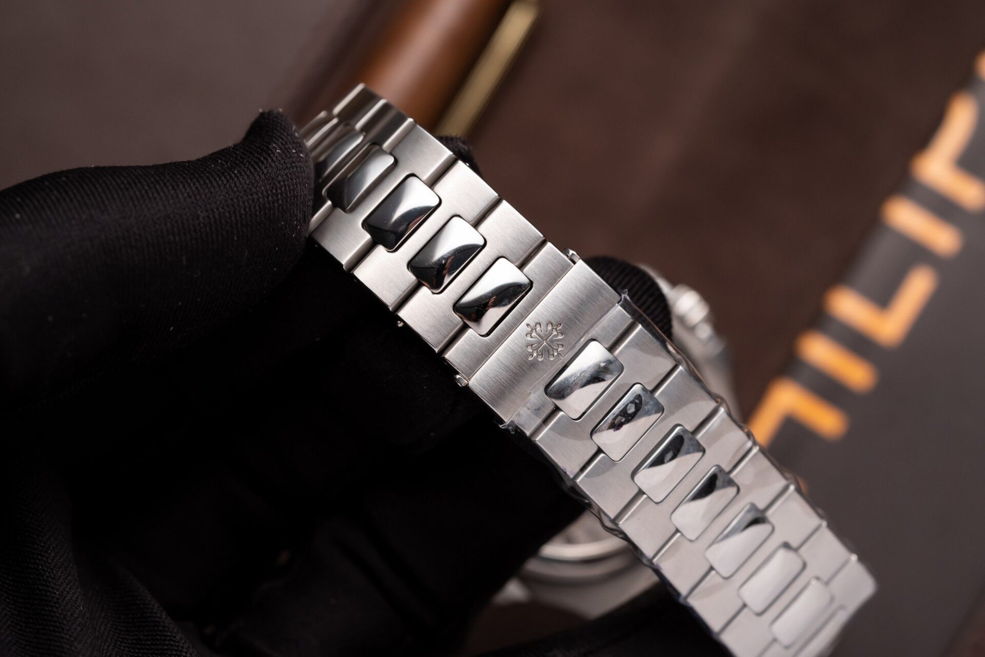 Patek Philippe Nautilus 5712 Replica 1:1 Watch Gray Dial PPF V2 40mm - Top club