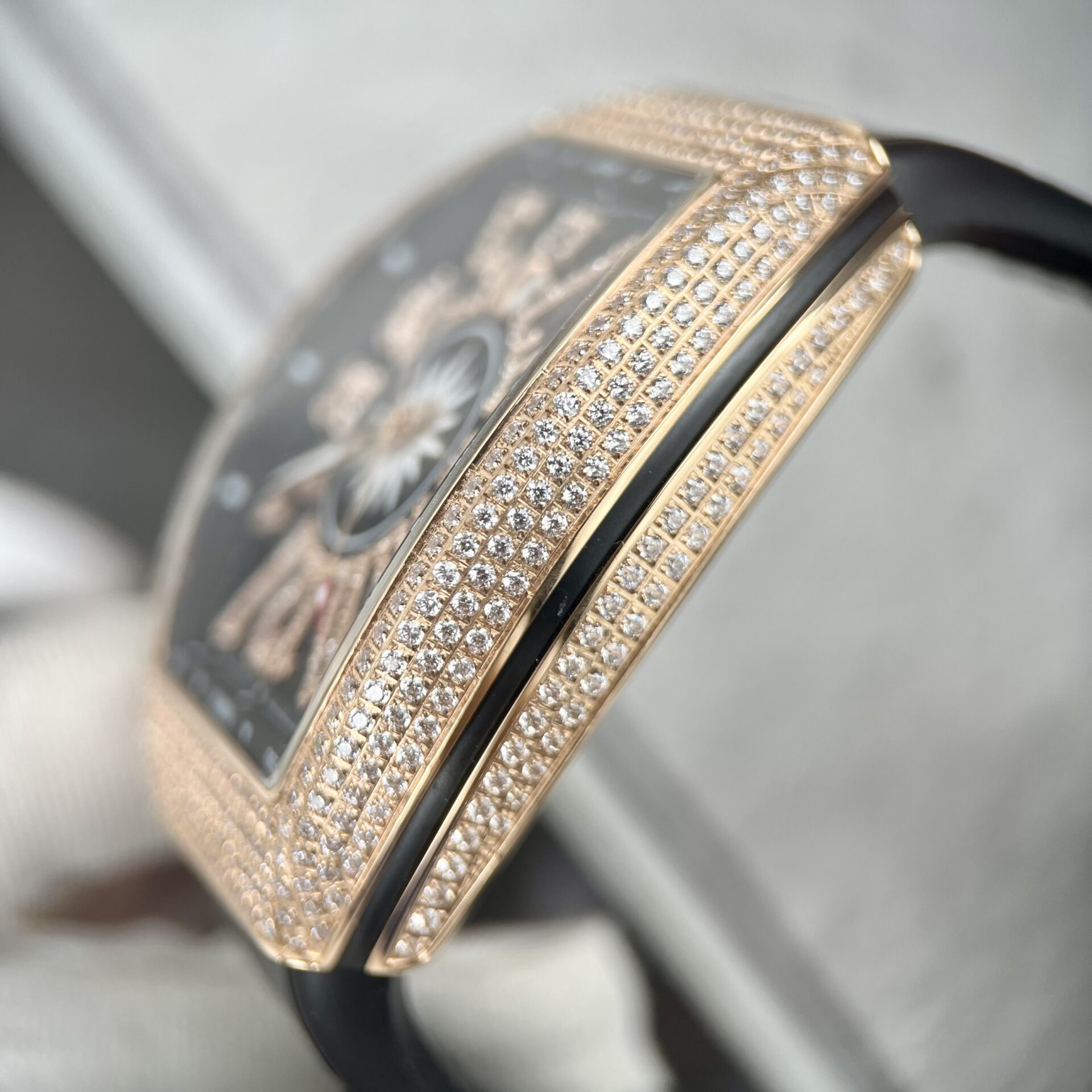 Franck Muller Replica 1:1 Watch V45 Black Dial Diamond Gold Case 45mm - Top club