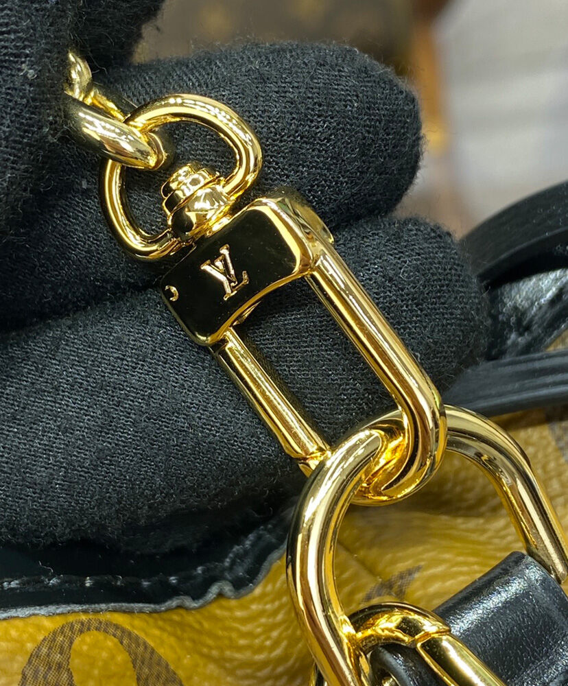Louis Vuitton Mini Bucket Bag M828851:1High-quality replica