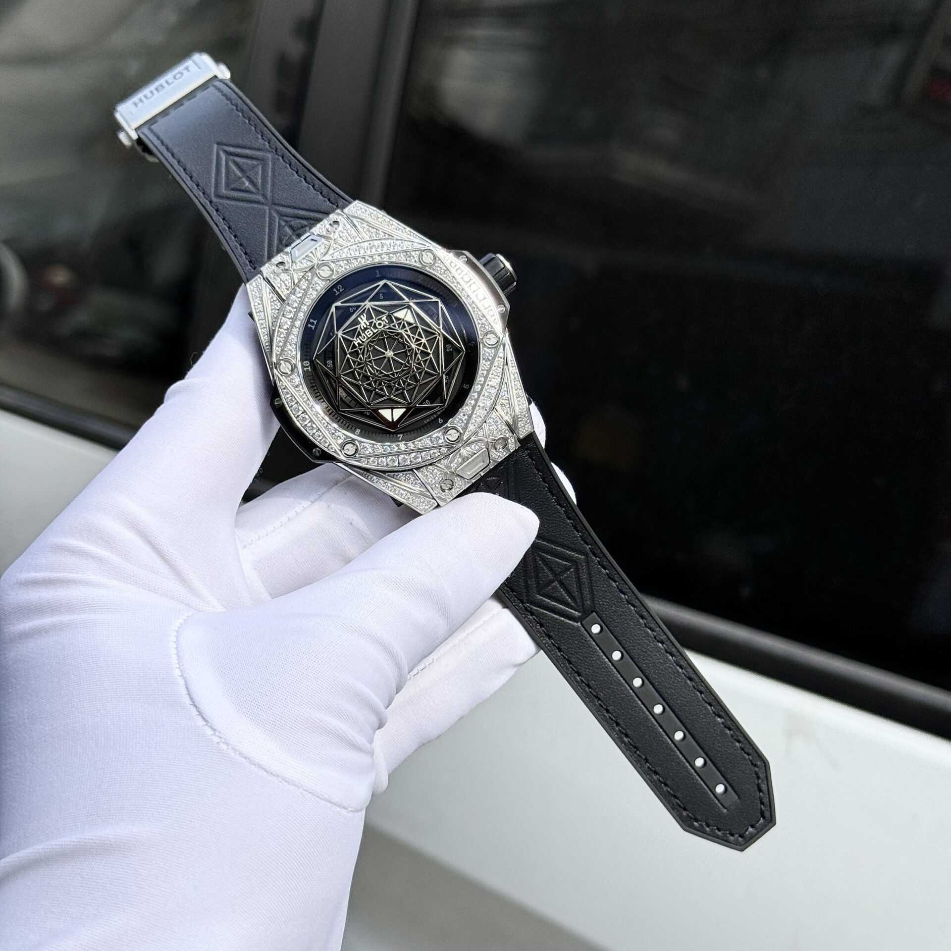 Hublot Replica 1:1 Watch Big Bang Sang Bleu Titanium With Full Stone 44mm - Top club