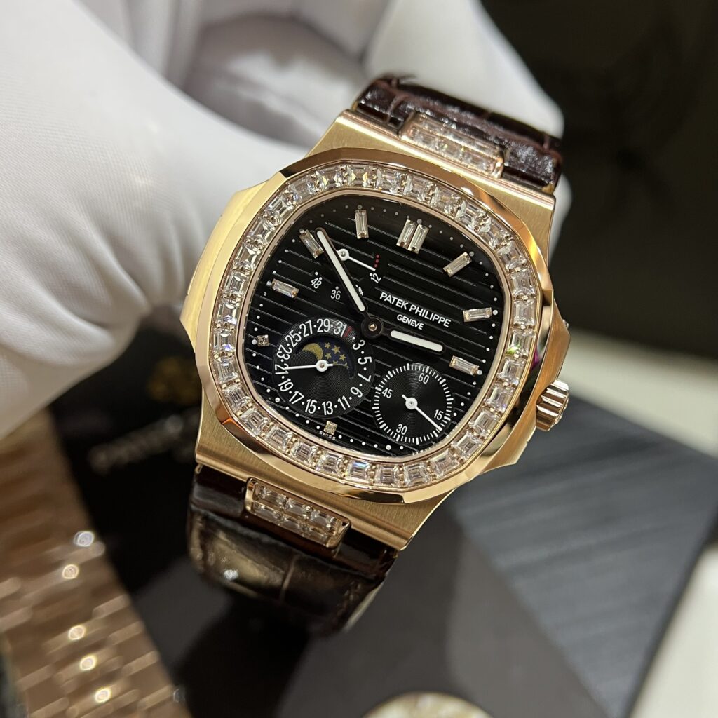 Patek Philippe Replica Watch Nautilus 5724R Gray Dial GR Factory 40mm - Top club
