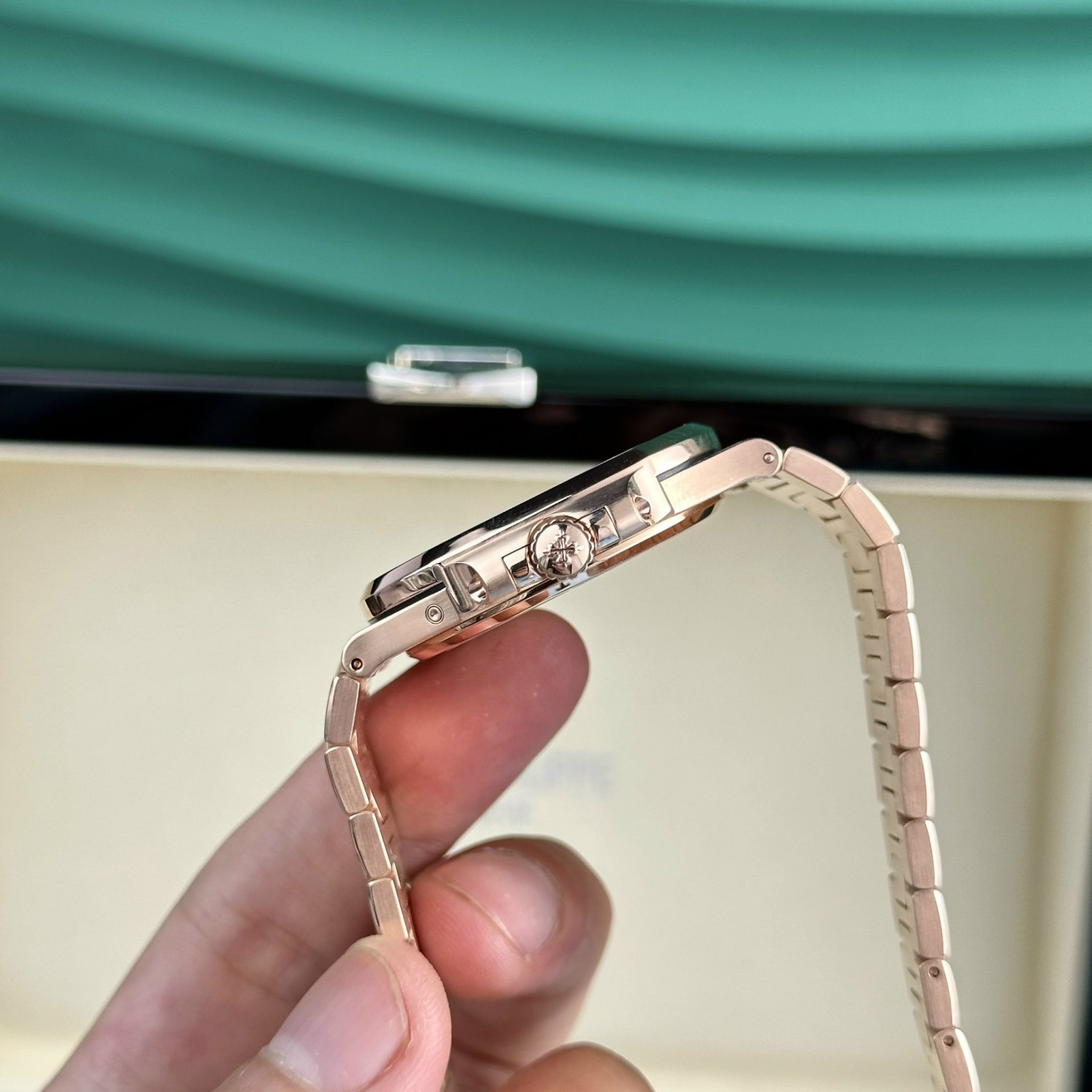 Patek Philippe Nautilus 5712R Custom Gold Wrapped Refined Movement 40mm - Top club