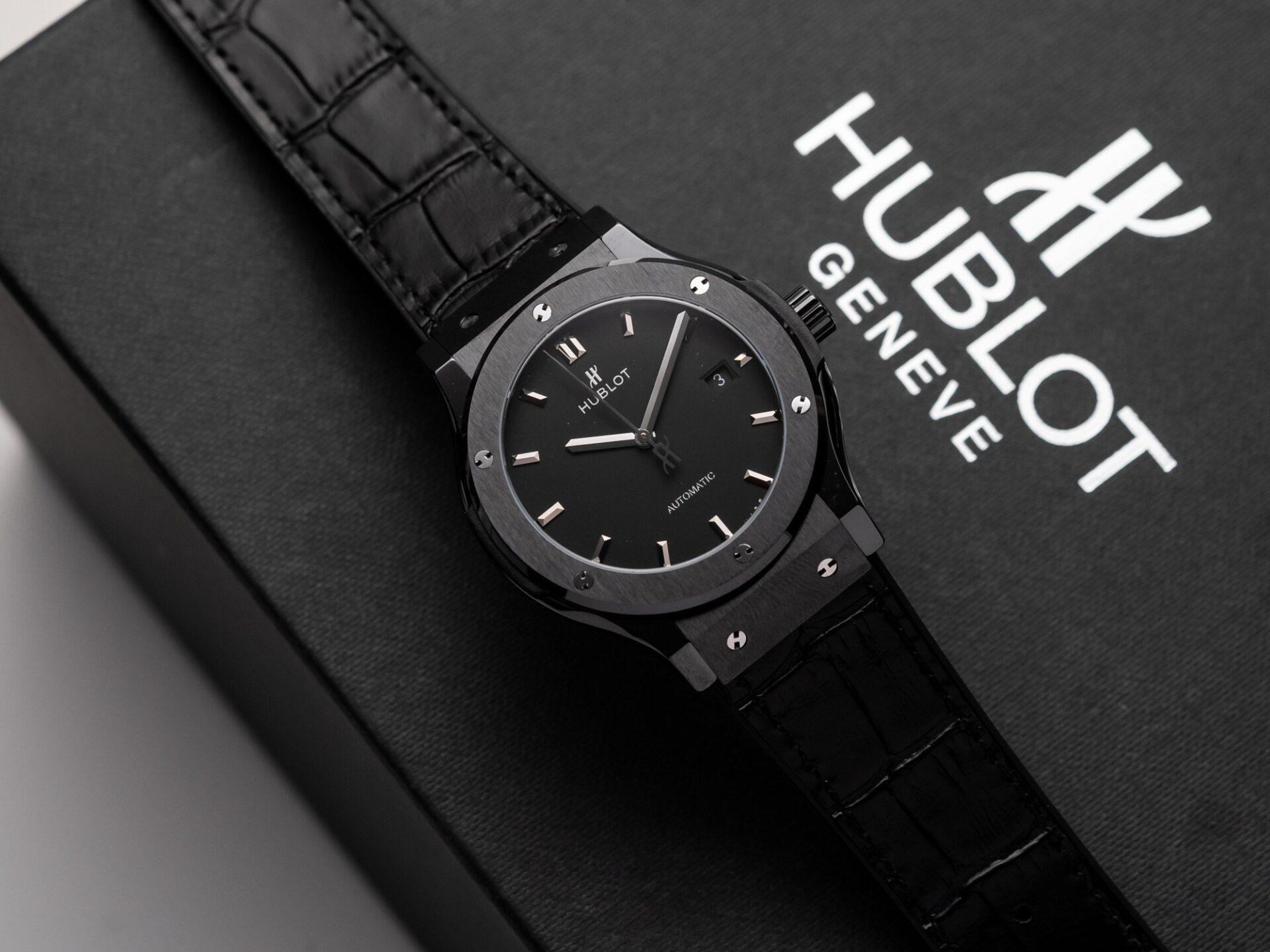 Hublot Classic Fusion Replica Watch Ceramic Carbon Dial Leather Strap GS Factory 42mm - Top club
