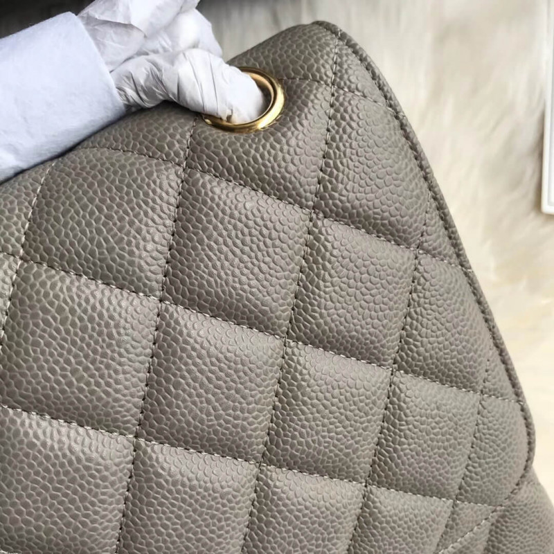 Replica Chanel Caviar Calfskin 30Cm Classic Flap Bag A011131:1High-quality replica
