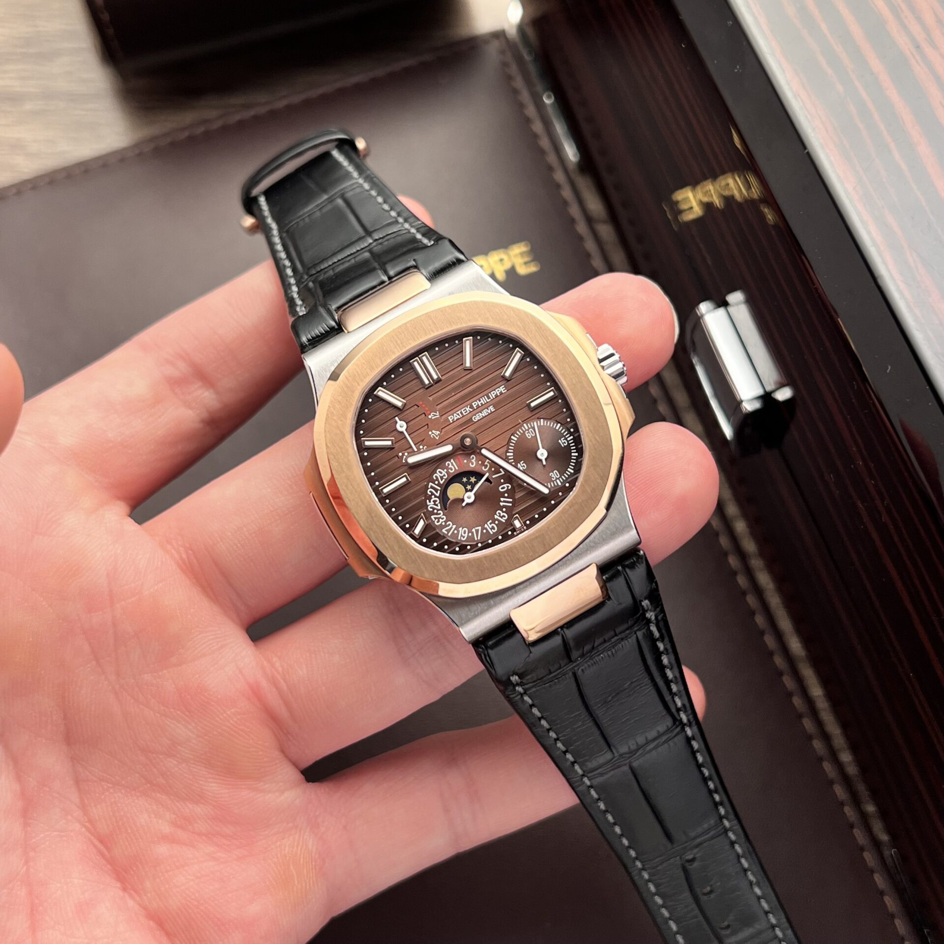 Patek Philippe 5712R Demi Rose Gold High Quality Replica Watch Factory GR 40mm - Elite Watch Atelier