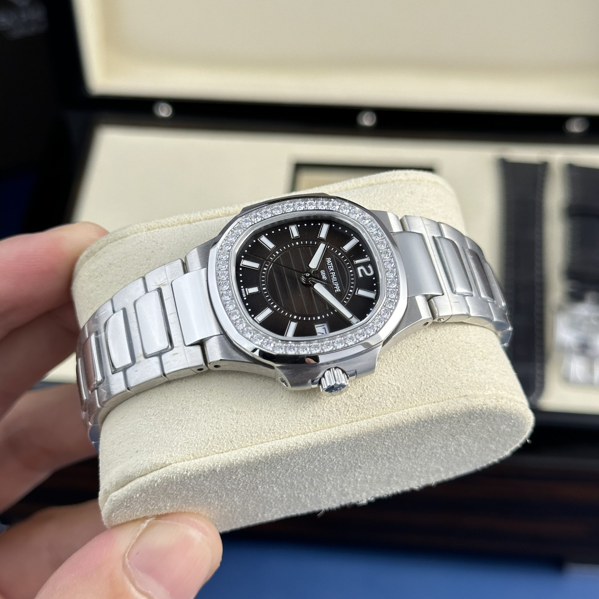Patek Philippe Replica Watches Nautilus 7010 Womens Black Dial 32mm - Top club