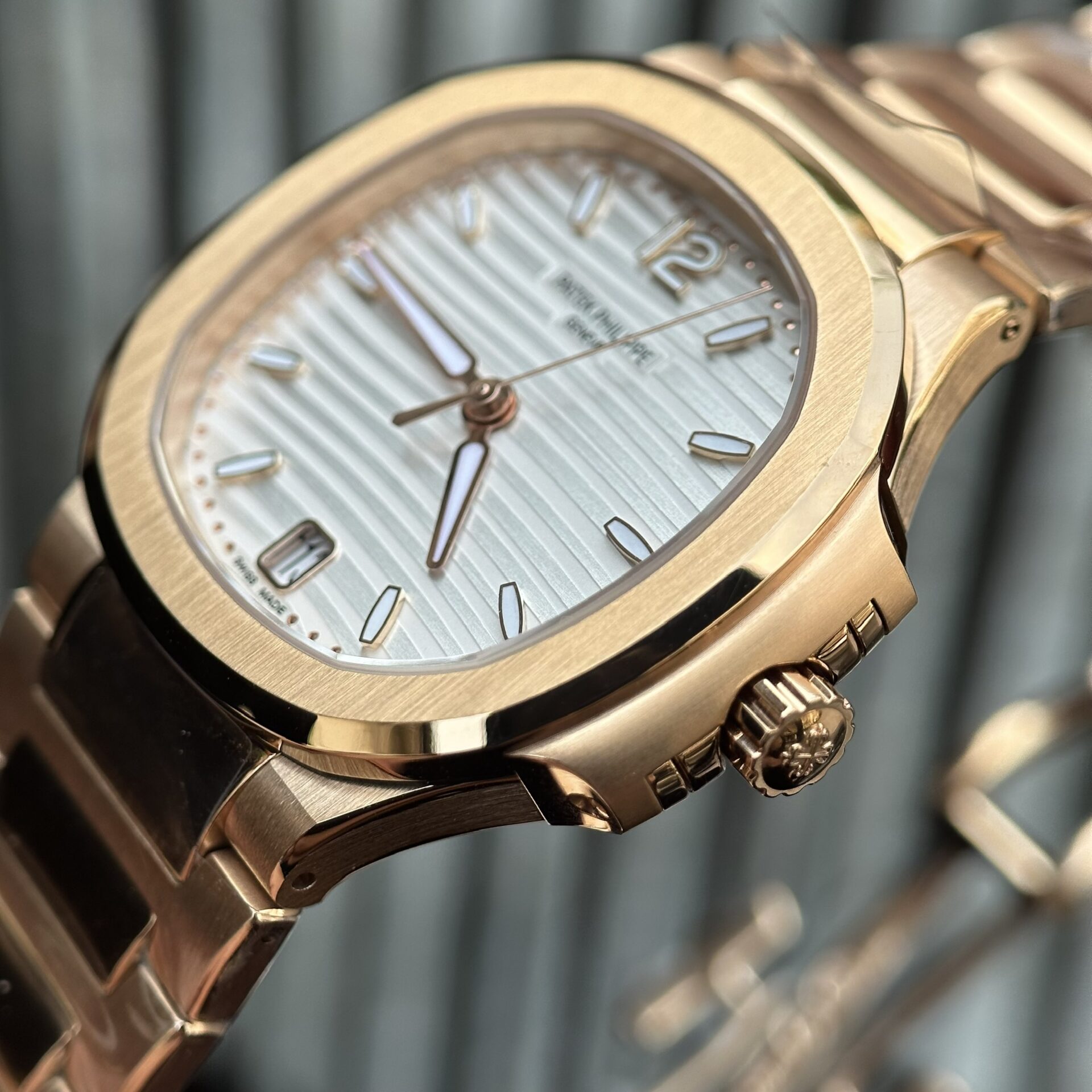Patek Philippe Nautilus 7118 Replica 1:1 Watch Rose Gold 3K Factory 35.2mm - Top club