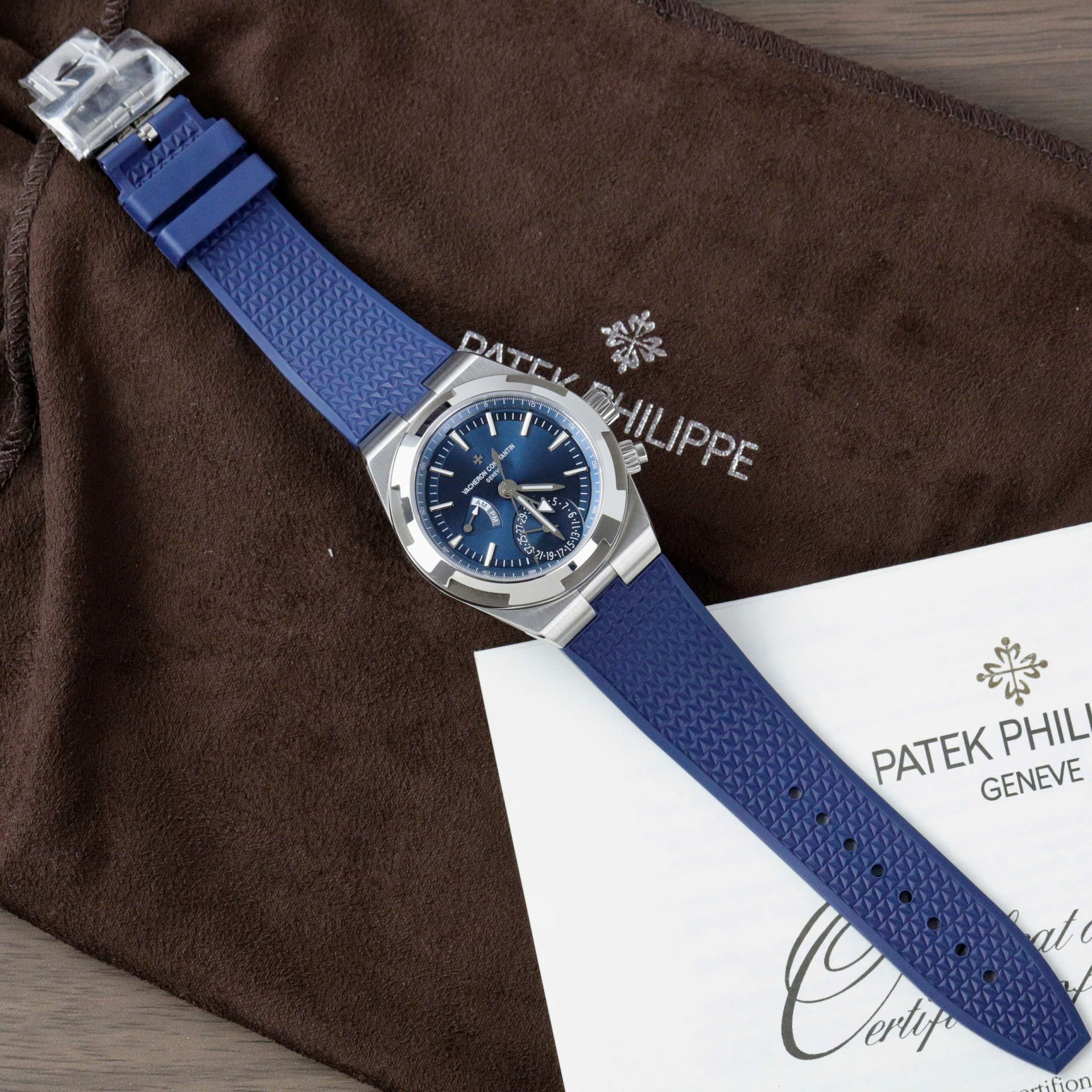 Vacheron Constantin Replica Watch Overseas Dual Time 7900V Blue PZ Factory 41mm - Top club