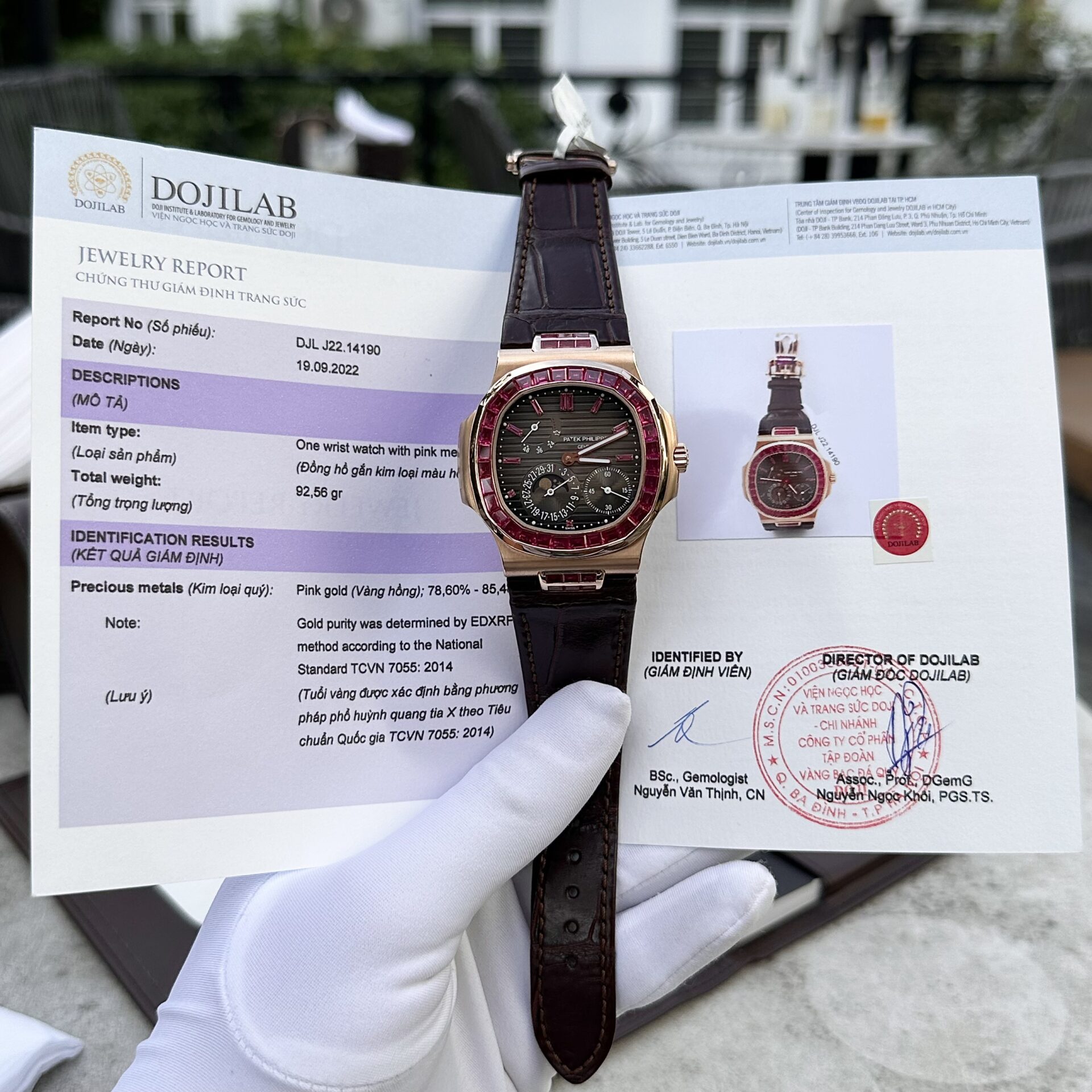 Patek Philippe Nautilus 5724 Gold Wrapped With Ruby Replica Watch 40mm - Elite Watch Atelier