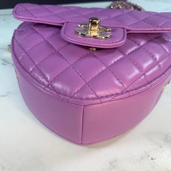 Replica Chanel Heart Zipped Arm Coin Purse 22S Purple/Black Ap27861:1High-quality replica