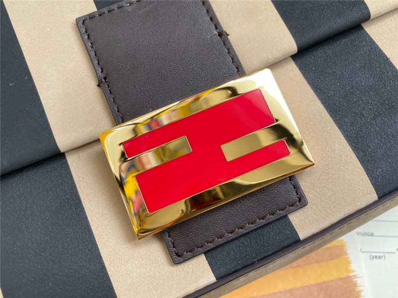 fendi baguette medium - Replicaclubs