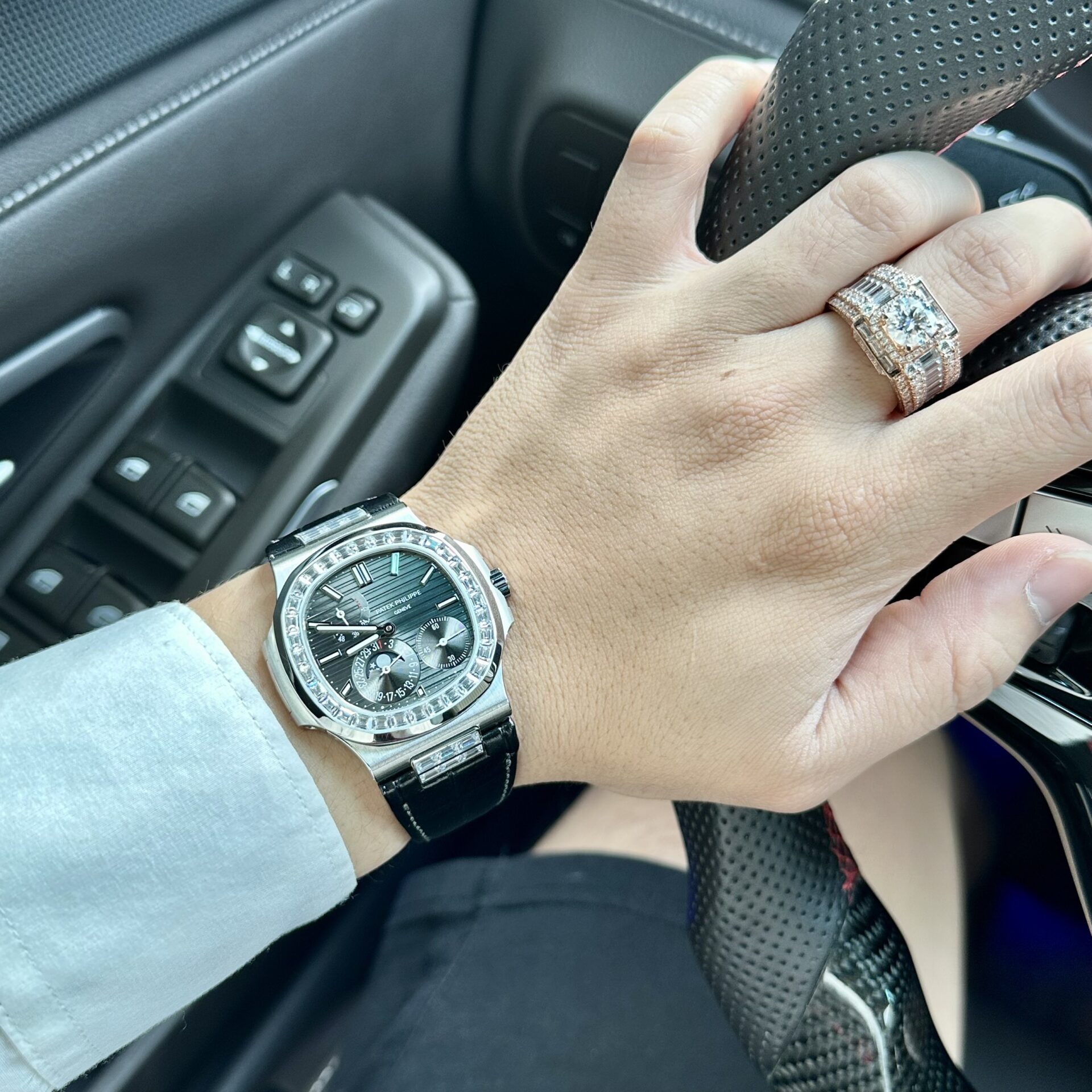Patek Philippe Nautilus 5724G Replica Watch Grey Dial With Stone Bezel 40mm - Top club