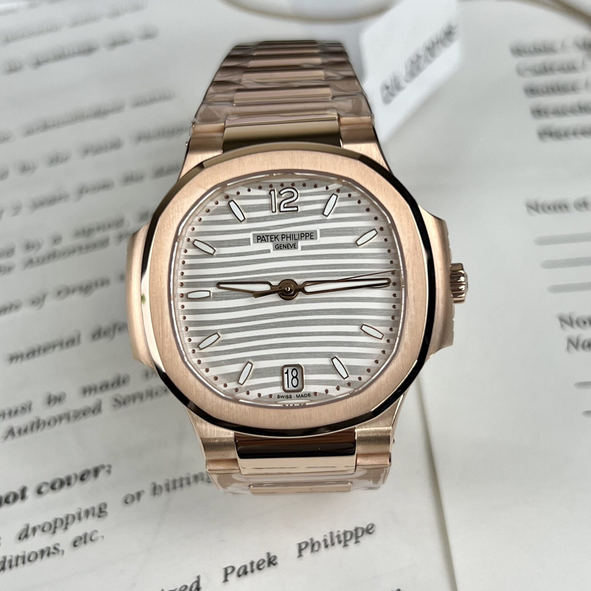 Patek Philippe Best Replica Watch Nautilus 7118 Gold Wrapped White Dial 3K Factory 35.2mm - Top club