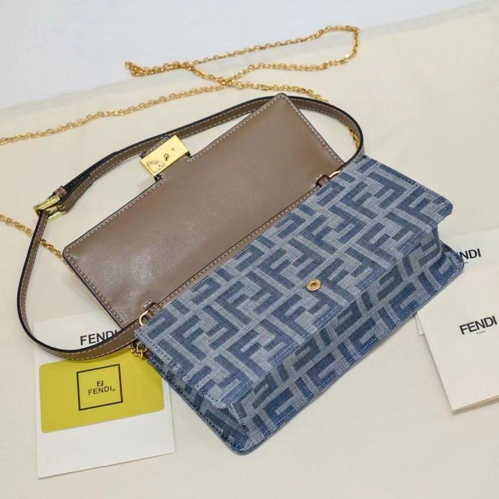 FENDI Baguette Wallet On Chain bag (Replica) - Replicaclubs