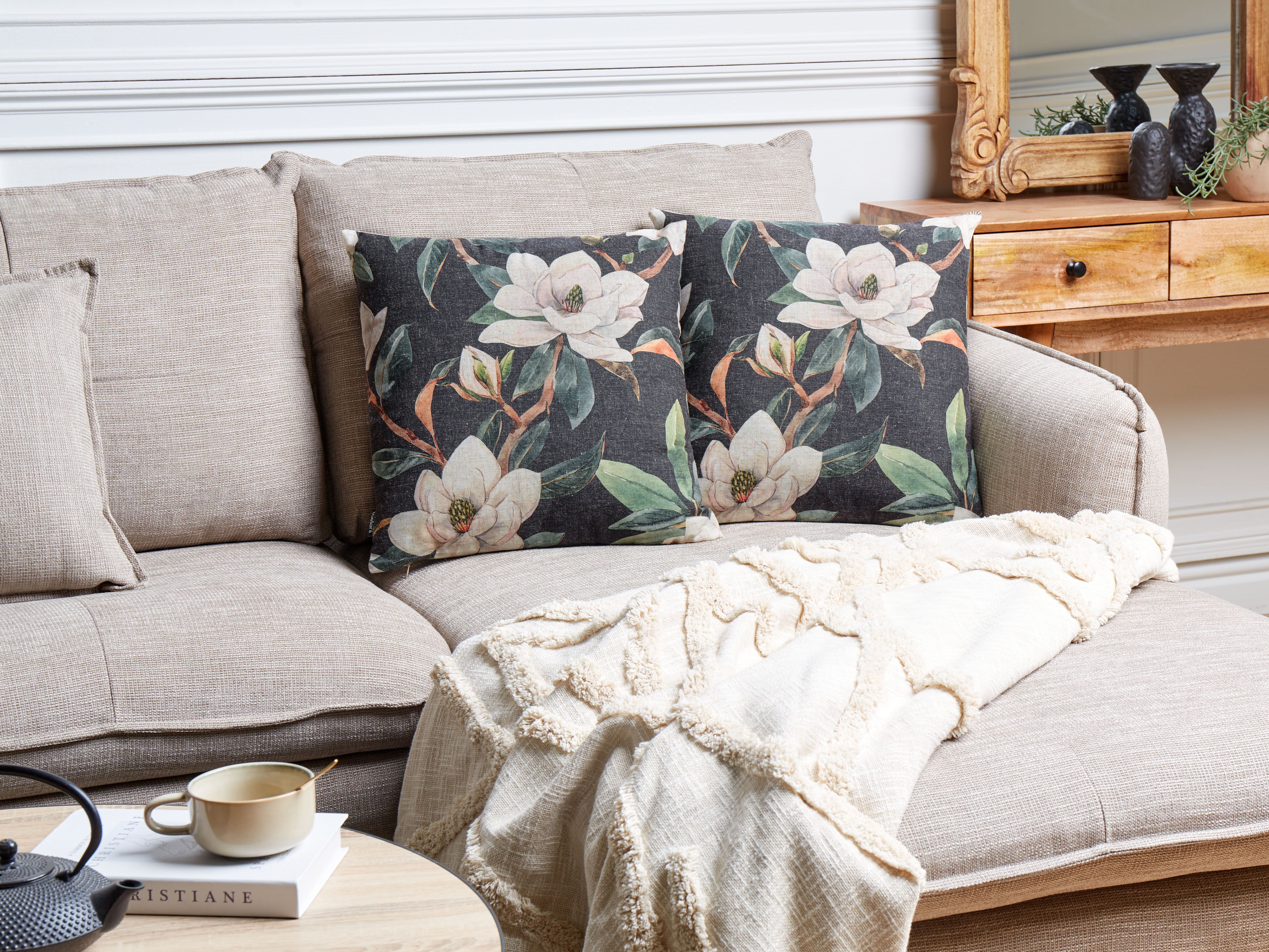 Set of 2 Decorative Cushions ZAHRIYE 45 x 45 cm Black Floral Pattern