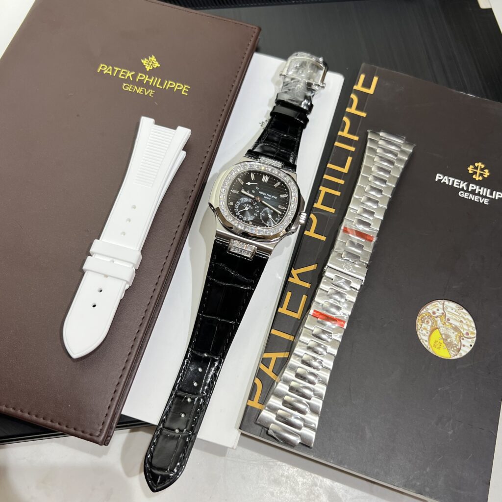 Patek Philippe Replica Watch Nautilus 5724G Blue Dial Leather Strap 40mm - Elite Watch Atelier