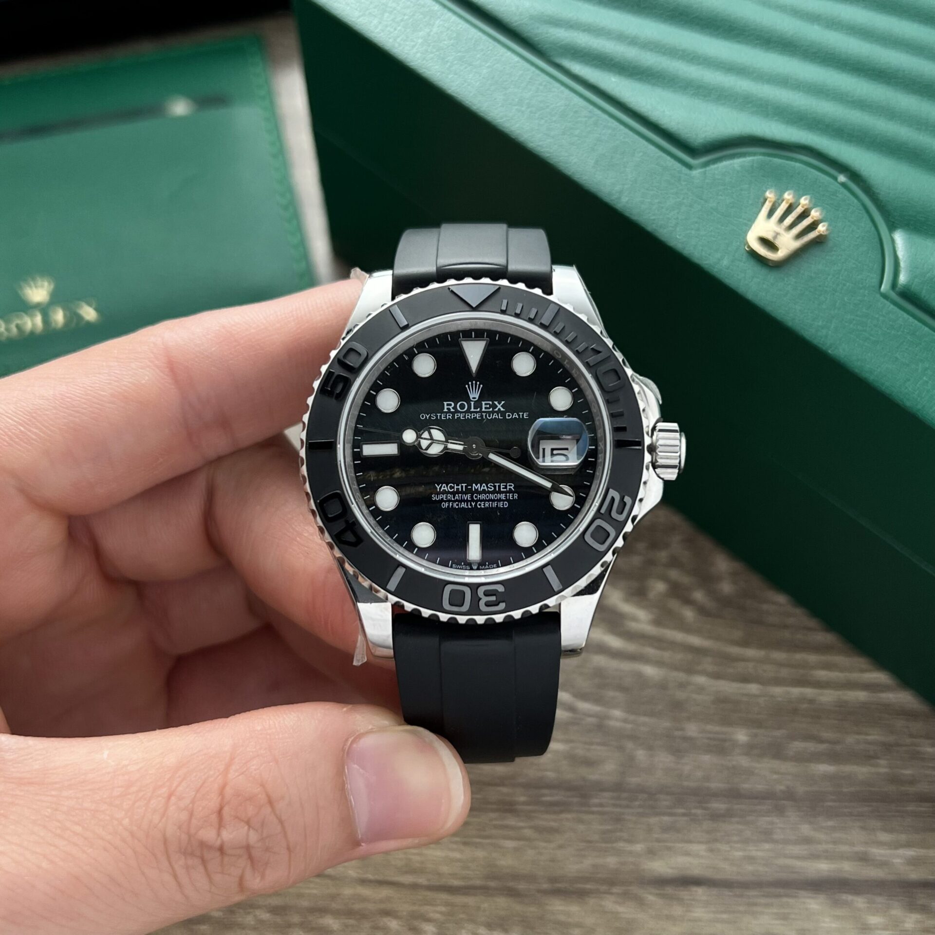 Rolex Clone Watch Yacht-Master Black Dial Rubber Strap 40mm - Elite Watch Atelier