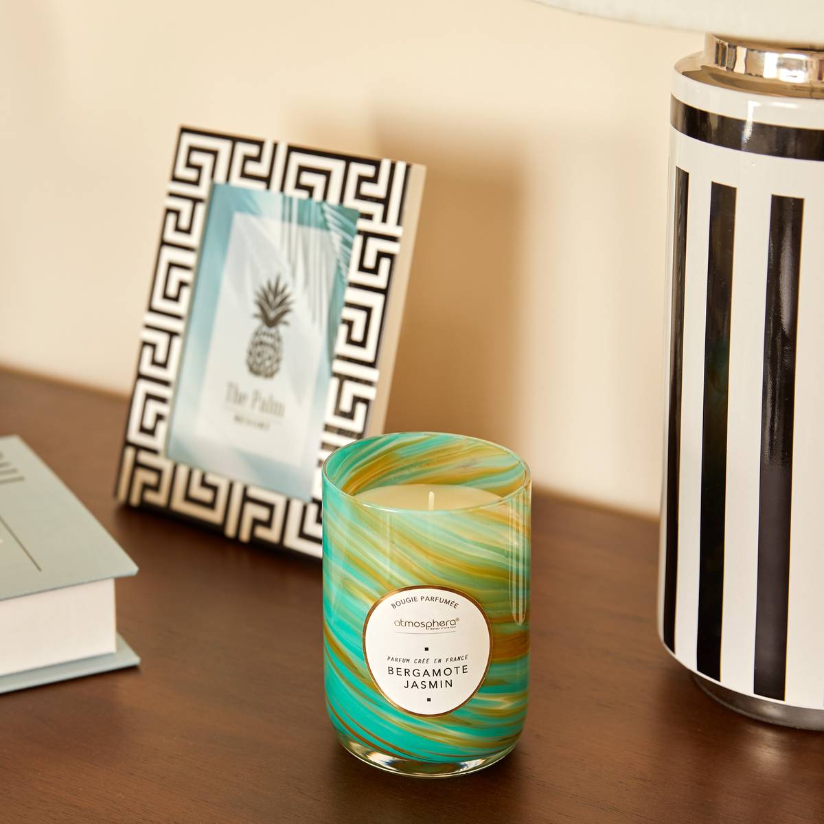 Scented Candle Round "Wavy" Floral scent, Bergamot and Jasmine, 275g