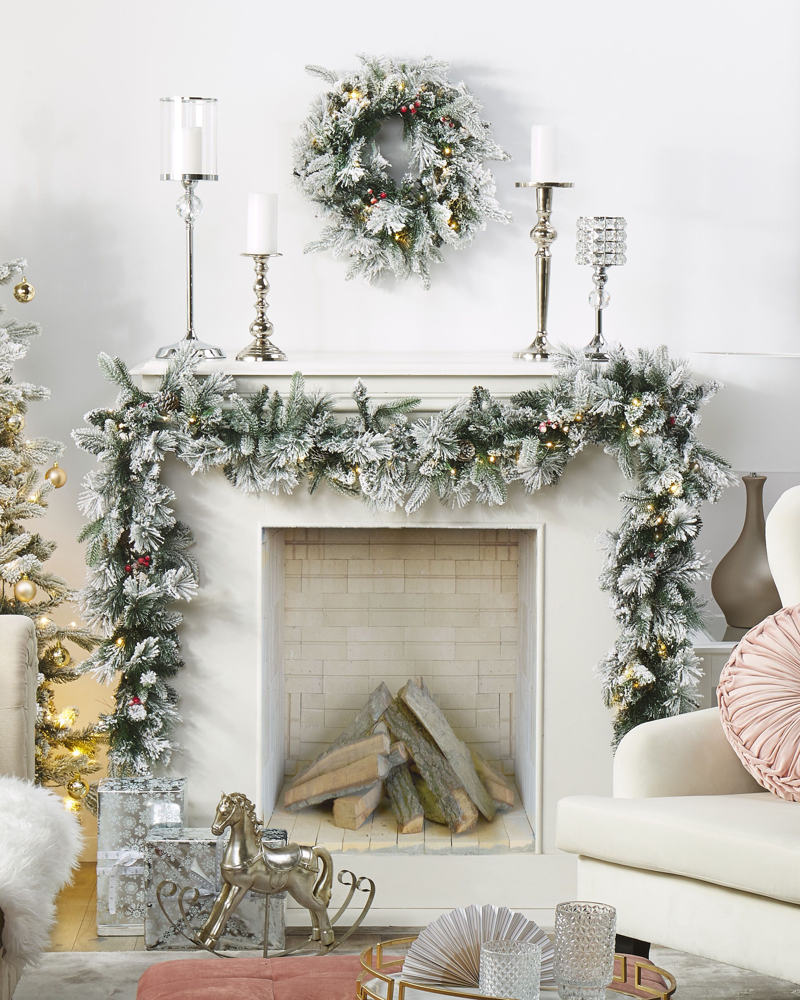 Snowy Christmas Wreath LED WHITEHORN White 55 cm