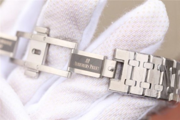 Replica Audemars Piguet Royal Oak Chronograph SS JHF White/Black Dial SS Bracelet A7750 - Top club