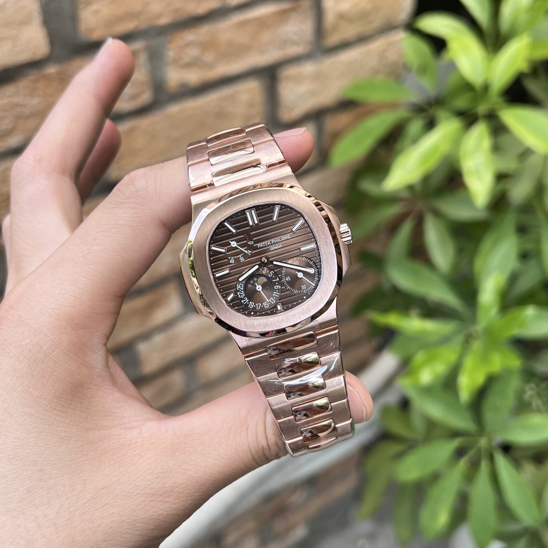 Patek Philippe Replica 11 Watch Nautilus 5712 Rose Gold Wrapped Chocolate Dial GRF 40mm - Top club