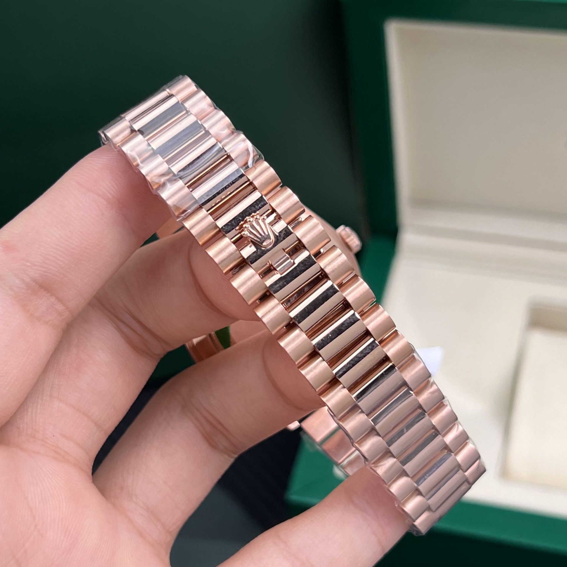 Rolex Replica Watch Day-Date Gold Wrapped Weight 175gram GM Factory 40mm - Elite Watch Atelier